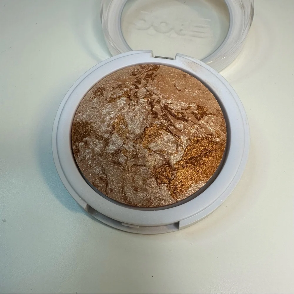 Dose of Colors - Sunkissed Glow Baked Highlighter - Gold